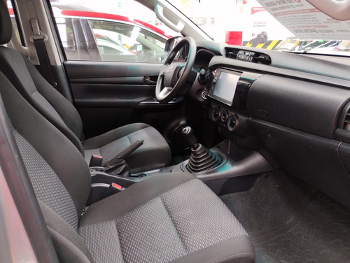 Toyota Hilux 2.7 Cabina Doble Base Mt
