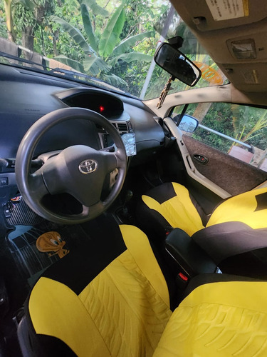 Toyota Vitz 2011 V4