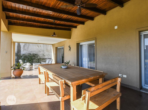 Imagen 19 de 30 de Casa En Venta 4 Dormitorios Piscina Fisherton Rosario