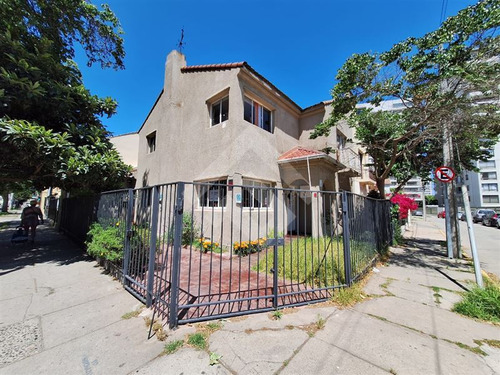 Casa En Arriendo De 8 Dorm. En Viña Del Mar