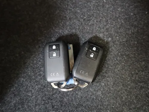 Suzuki Swift HYBRID 1.2 MT 6AB ABS 5P