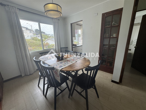 Casa En Venta De 4 Dorm. En Santo Domingo