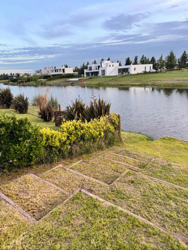 Venta De Casa En El Naudir A La Laguna