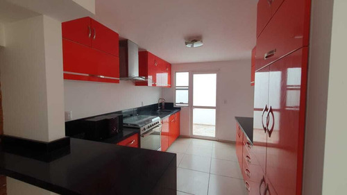 Casa En Venta En Paseos Del Bosque, 3 Recámaras, 2.5 Baños, Gran Ubicación !!