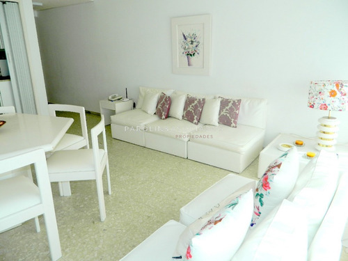 Apartamento En Peninsula - Punta Del Este- Ref: 1209