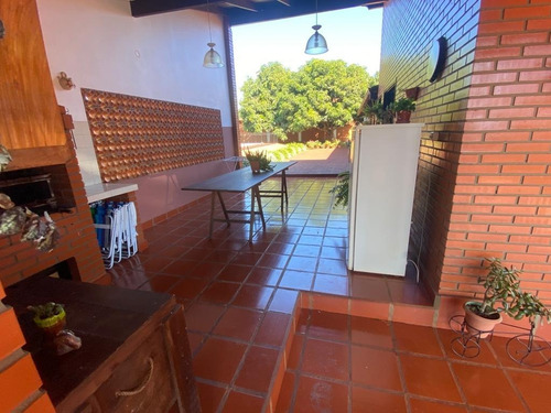 Imagen 5 de 7 de Vendo Casa En El Centro De Hohenau,200.000 Dolares