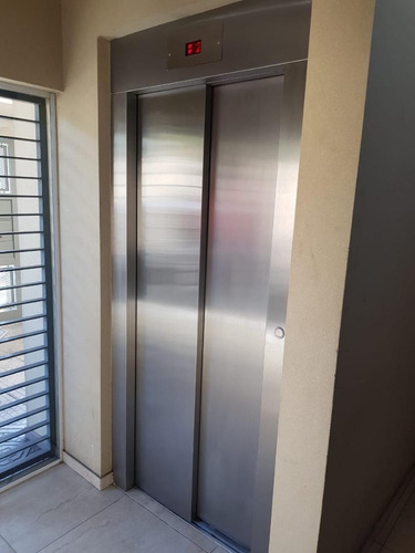 Imagen 4 de 13 de Departamento Semipiso Dos Ambientes Con Cochera En Venta