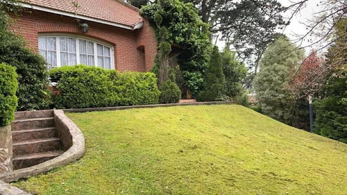 Casa En Venta - 2 Dormitorios 3 Baños - Cochera - 2.400mts2 - Sierra De Los Padres