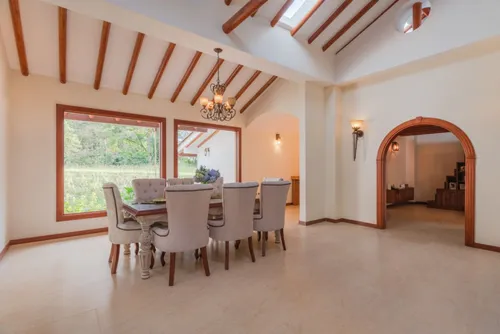 Casa En Venta En Las Palmas. Cod V11168