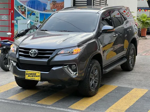 Toyota Fortuner 2.7l Mid