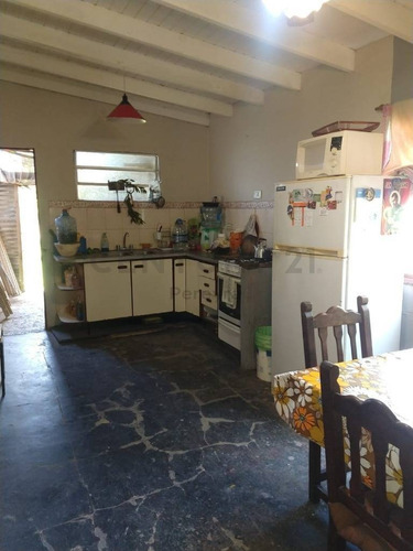 Imagen 7 de 19 de 7 Bis Entre 471 Y 472 - Lote Con Casa A Reciclar En Venta - Savoia, City Bell