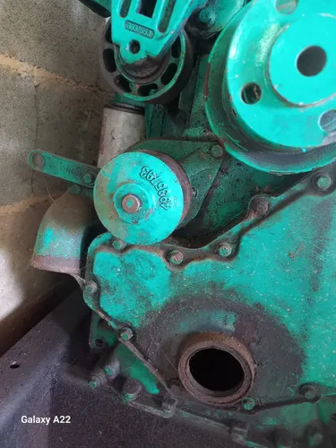 Bomba De Agua Cargo 815 (Usado)