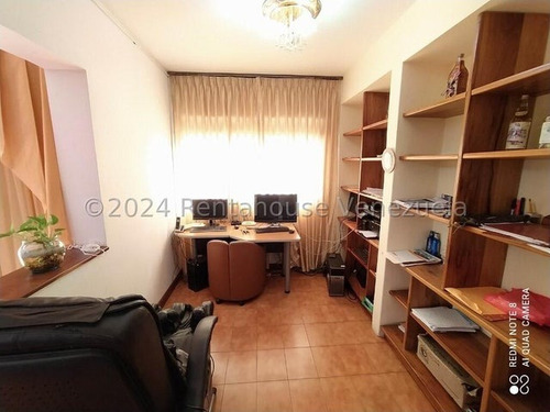 Amplio Anexo En Alquiler Remodelado Y Equipado Con Terraza En Horizonte Nb 4-25025
