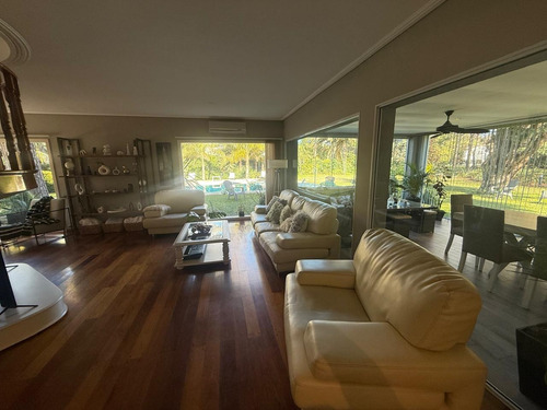Casa En Venta En Saint Thomas Norte, Canning Con Lote Doble