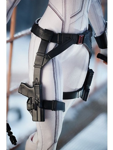 Imagem 7 de 10 de Barbie Black Widow White Viuva Negra Marvel Collector Editio