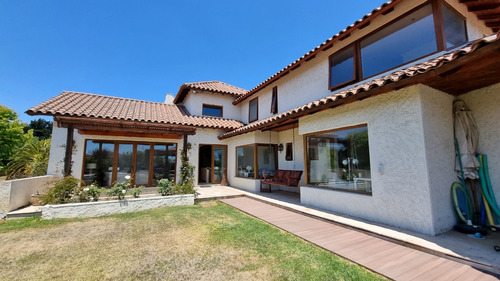 Gran Casa Familiar Con Piscina, Jardín, Quincho