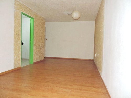 Apartamento Al Frente Sobre Av. Del Libertador !!