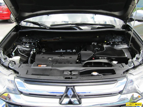 Mitsubishi Outlander At 2.4 4x4 7p
