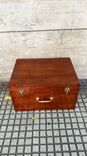 Baul Arcon Cofre En Madera Y Detalles En Bronce Marrron Baúl (Usado)