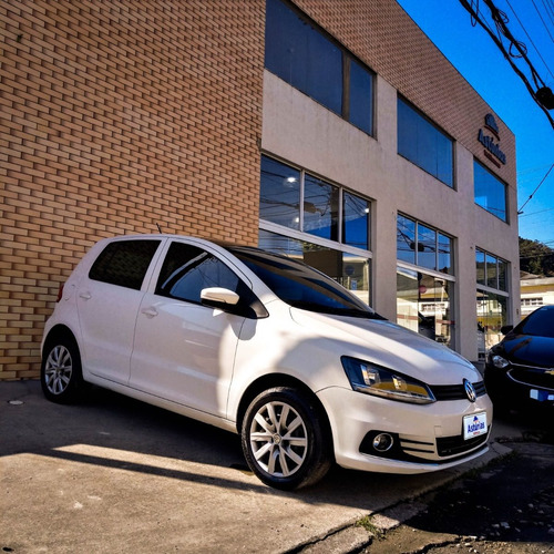 Imagem 2 de 11 de Volkswagen Fox Trendline 1.0 2017 Completo