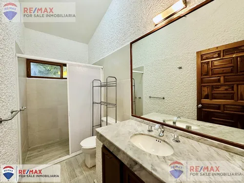 Venta De Casa De Un Nivel En Zona Exclusiva De Cuernavaca, Morelosclave 5379