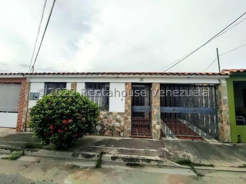 Casa En Venta En Urbanismo Privado Villas De Aragua 23-13412 Mfc