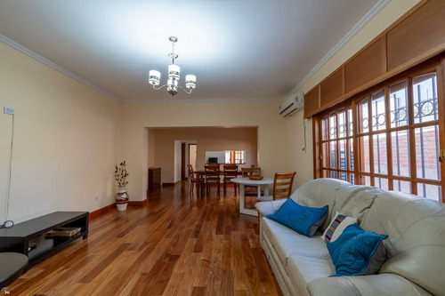 Casa De 3 Dormitorios Con Cochera En Villa Amelia