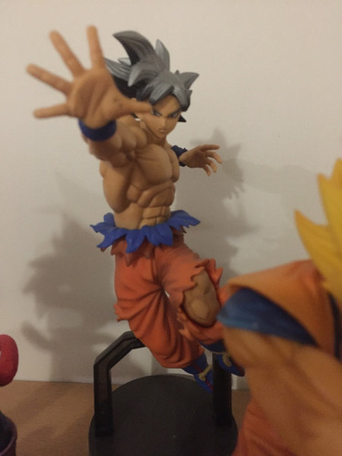 Goku Ultra Instinto Banpresto