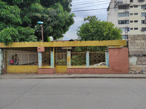 Casa/terreno En El Centro De Maracay