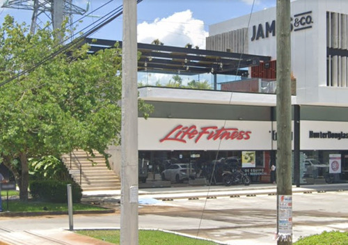Imagen 3 de 13 de Local A Doble Altura En Alquiler - Plaza Comercial Abierta E