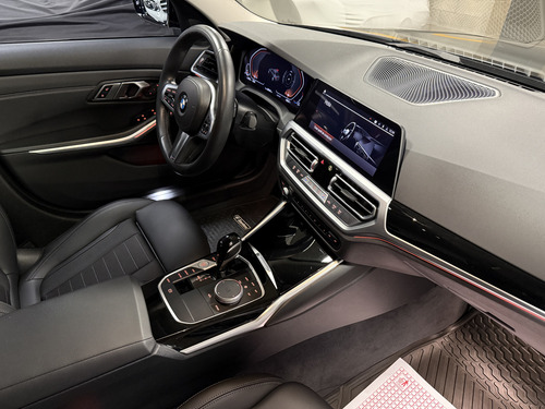 BMW Serie 3 3.0 330i Sedan Sport Line 252cv