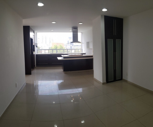 Super Departamento En Calle Cerrada!!