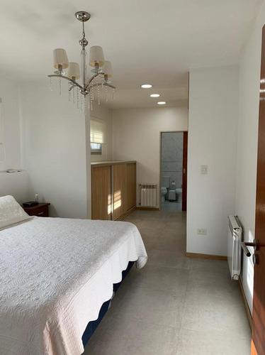 Imagen 16 de 30 de Casa Venta 2 Dormitorios 3 Baños 2 Cocheras 200 Mts 2 Cub. Terreno 9x52- La Plata