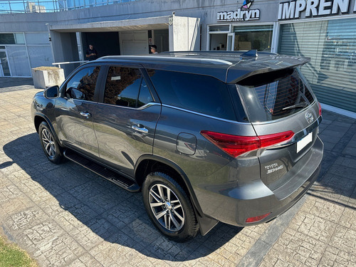 Toyota Hilux SW4 2.8 Srx 177cv 4x4 7as At