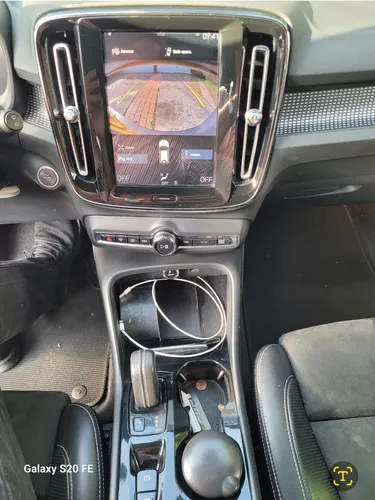 Volvo XC40 2.0 T4 R-DESIGN