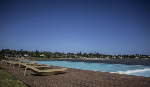 Venta Apartamento 3 Dormitorios En La Barra, Punta Del Este