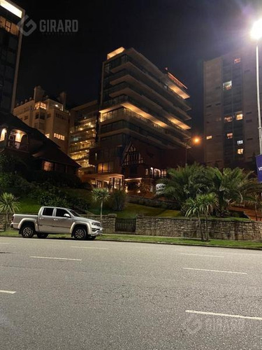 Edificio Malecon Varese, Venta De 2 Amb.