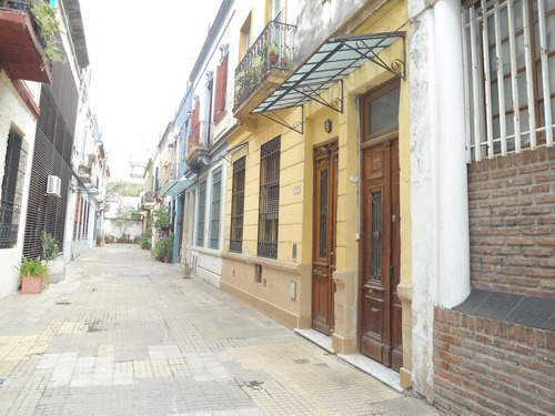 Casa Estilo Antiguo En Pasaje Histórico