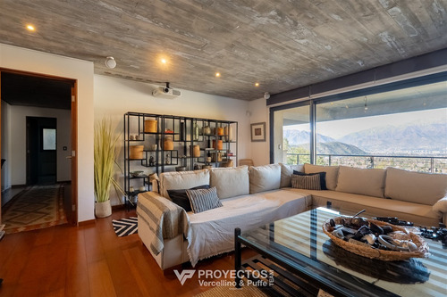 Casa En Venta De 8 Dorm. En Lo Barnechea
