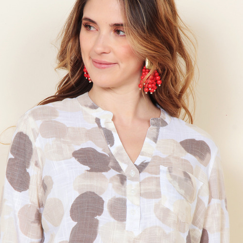 Blusa Wados Manga Larga Estampada Escote V Con Bolsillo