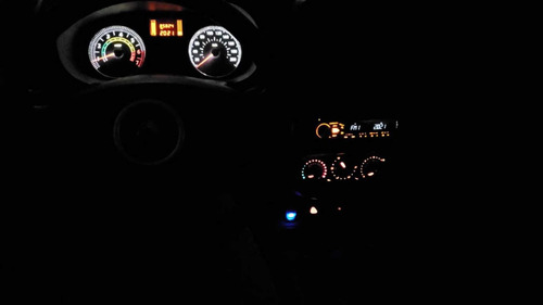 Clio Hatch 2016