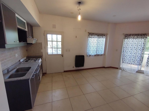 Imagen 8 de 15 de Departamento En Venta, Sarmiento 898, Belén De Escobar