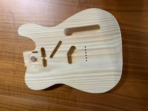 Imagem 1 de 5 de Corpo Guitarra Modelo Tele Em Pinus