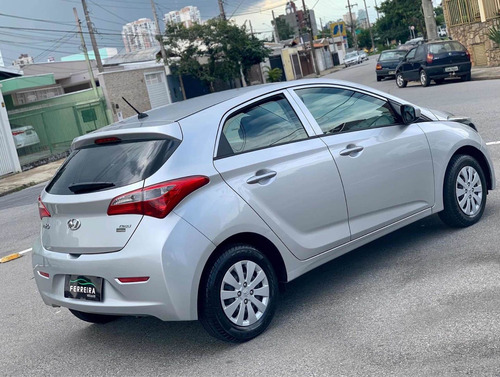 Imagem 4 de 8 de Hyundai Hb20 2015 1.0 Comfort Flex 5p