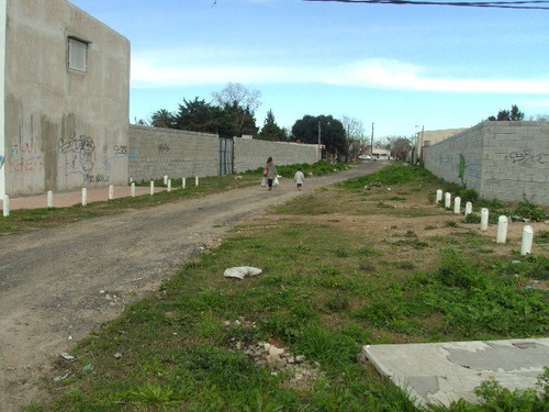 Fraccion  Entrada Para Camiones, Oficina Baño Y Vestuarios