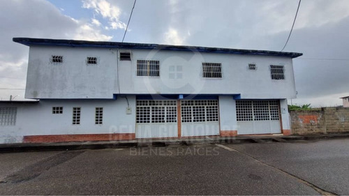 Vendo Casa En Urbanización Raul Leoni, Punta De Mata, Monagas.