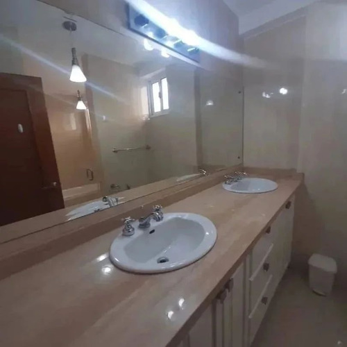 Imagen 6 de 9 de Alquila Townhouse Conj. Resd. Costa Dorada - Puerto La Cruz