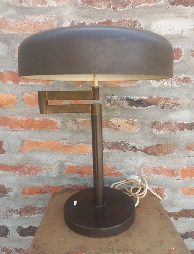 Lampara Mesa Art Decó Con Pantalla De Metal Y Brazos Bronce