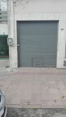 Deposito Con Entrada Para Vehículo. No Cocheras No Talleres