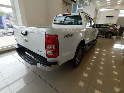 Imagen 20 de 23 de Chevrolet S10 4x4 At 2023 Mr